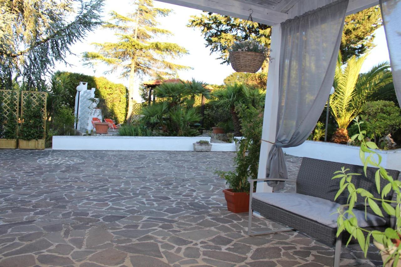 チステルニーノ Trullo Sette Tindenuleヴィラ エクステリア 写真